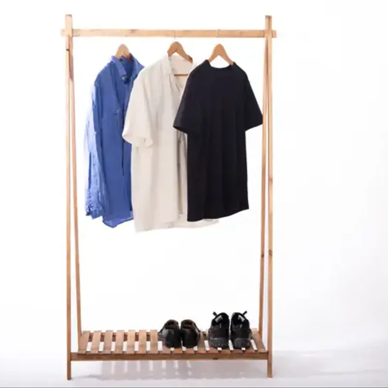 Porte à Vêtements en bois rouge