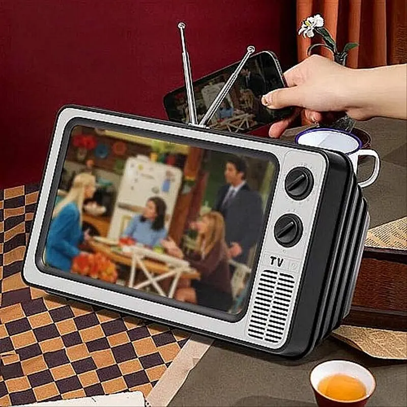 Retro TV Phone Magnifier