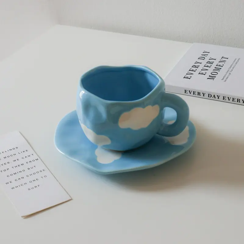 Tasse café avec sous-tasse