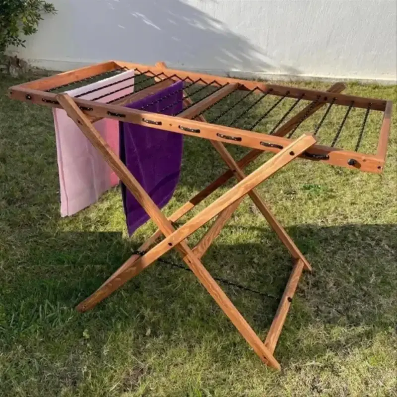sèche linge en bois rouge