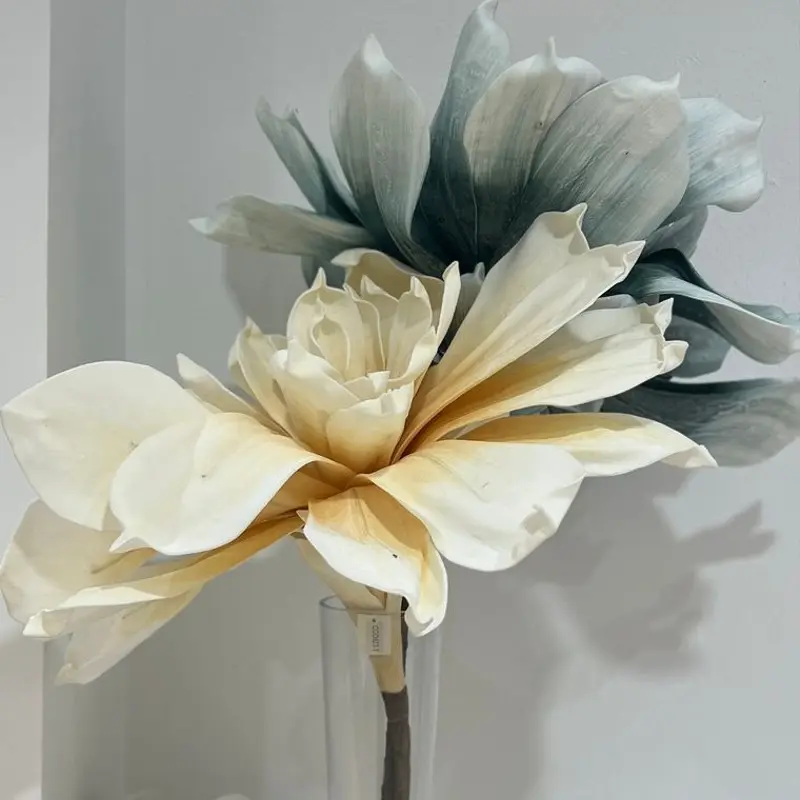 Compsition Eternal Bloom