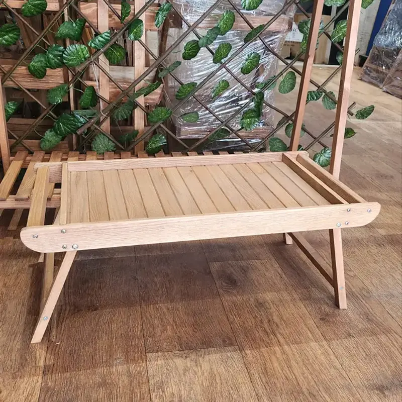 Table Petit déjeuner en bois rouge